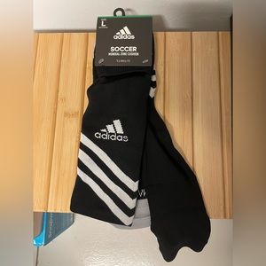 NWT Men’s size large adidas soccer socks